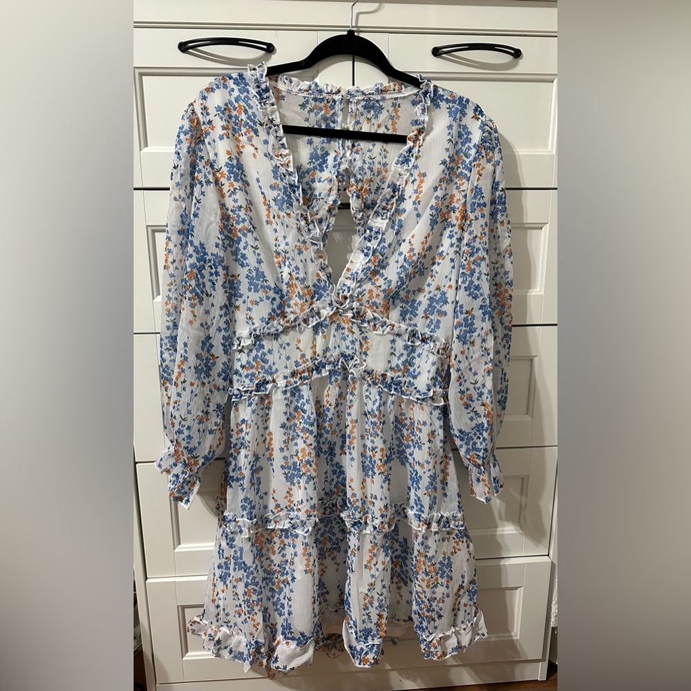 NWOT Blue floral pattern ruffle long sleeve dress